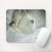 Foto eines Weißen Pferdes und Vogels im Winter Mousepad (Mit Mouse)