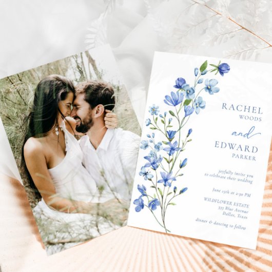 Foto Elegant Dusty Blue Floral Wedding Einladung