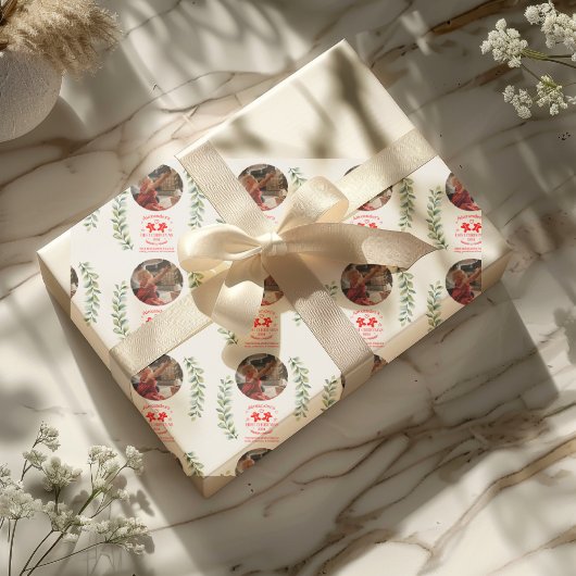 Foto Elegant Floral Baby's First Christmas Geschenkpapier