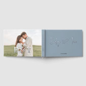 Foto Elegantes Script Heart Blue Wedding Gästebuch (Voll)