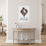 Foto Family Modernes Drehbuch Künstlicher Leinwanddruck<br><div class="desc">Foto Family Modern Script Simple Heart Imitate Canvas Print Wall Art zeigt Ihr Lieblings-Foto mit dem eleganten Text "Family" in modernen Drehbüchern Typografie und das Jahr mit dem Akzent einer Liebe Herzen. Perfektes Geschenk für Weihnachten,  Geburtstag,  Muttertag,  Vatertag,  Jubiläum,  Neugeborene und vieles mehr. Entworfen von ©Evco Studio www.zazzle.com/store/evcostudio</div>