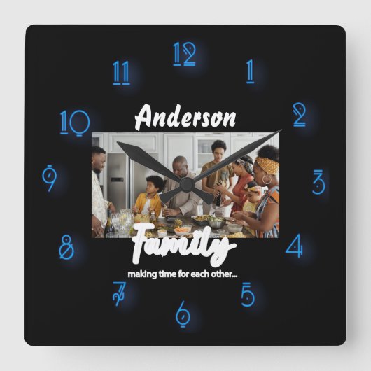 Foto 📸 👨 ‍ 👩 👧 ‍ ‍ 👦 farbenfrohe Liebe Quadratische Wanduhr (Vorderseite)