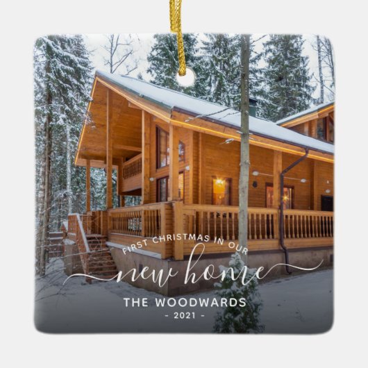 Foto First Christmas New Zuhause White Script Keramikornament (Vorderseite)