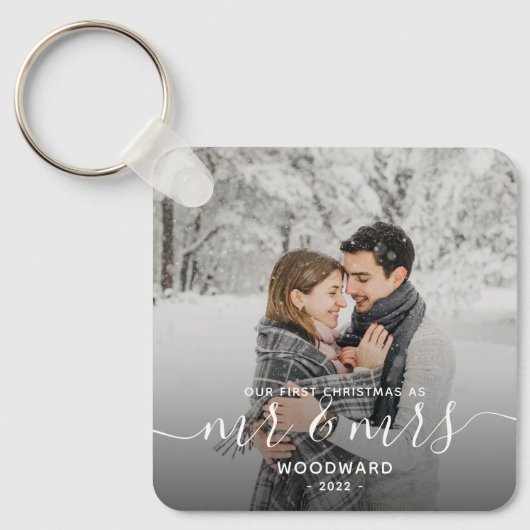 Foto First Christmas Verheiratet White Script Schlüsselanhänger (Vorderseite)