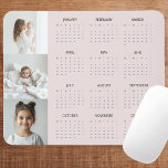 Foto für benutzerdefinierte Pastellfarben Rosa 202 Mousepad<br><div class="desc">Personalisieren Sie Ihren Arbeitsbereich mit diesem zauberhaften pastellrosa 2025 Kalendermauspad mit drei Ihrer beliebten Fotos. Dieses individuell gestaltete Mauspad vereint Stil und Praxisnähe und präsentiert neben den gepflegten Erinnerungen einen ganzjährig gültigen Kalender. Der weiche pastellrosa Hintergrund verleiht der Touch Eleganz, während die glatte Oberfläche eine optimale Mausleistung gewährleistet. Das Mauspad...</div>