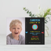 Foto Gamer Pixel Arcade Level bis 5. Geburtstag Einladung (Stehend Vorderseite)