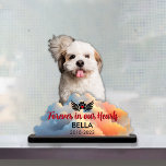 Foto-Gedenkveranstaltung für Familien Cutout Freistehende Fotoskulptur<br><div class="desc">Feiern Sie mit unserem "Forever in Our Hearts Family Pet Foto Memorial Sculpture Cutout" die ewige Bindung zwischen Ihnen und Ihrem geliebten Furry Freund. Diese exquisit präparierte Gedenkskulptur ist mehr als nur ein Kunstwerk - sie ist eine herzliche Hommage an die gepflegten Erinnerungen und bedingungslose Liebe, die Sie mit Ihrem...</div>