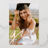 Foto Grad handgeschriebener Script Abschluss Foil Folieneinladung (Vorderseite)