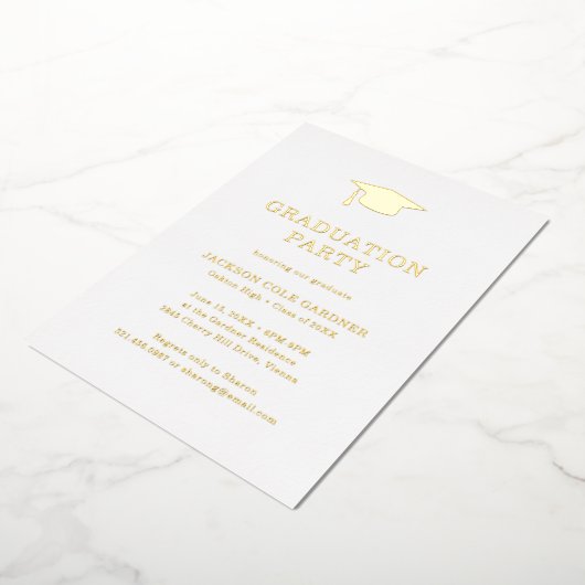 Foto Graduation Party Gold für einfache Mortar-Mai Folieneinladung (Gedreht)