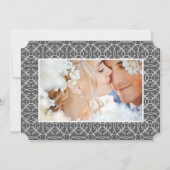 Foto Grau und Gelb Moderne Typografie Hochzeit Einladung (Rückseite)