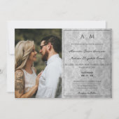 Foto Gray Damask Monogram Wedding Einladung (Vorderseite)