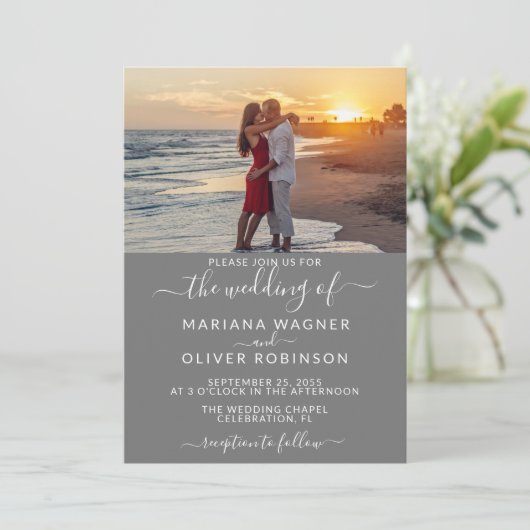 Foto Gray Elegant Script Wedding Einladung (Stehend Vorderseite)