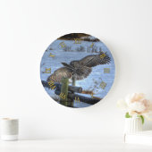 Foto "Great Gray Owl Wildlife Portrait II" Große Wanduhr (Zuhause)