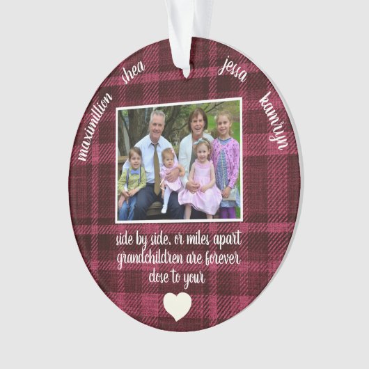 Foto Großkinder Nah zu Ihrem Herzen Karierte Weihn Ornament (Vorderseite)