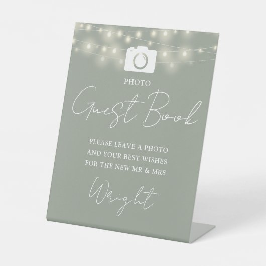 Foto Guest Book Sage Green String Lights Hochzeit Sockelschild (Vorderseite)