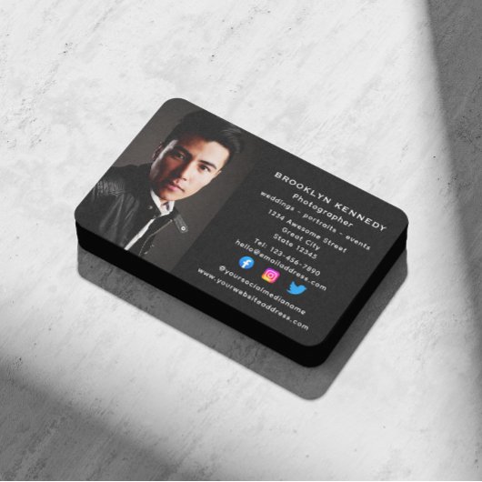 Foto-Headshot von Social Media Freelance Fotograf Visitenkarte