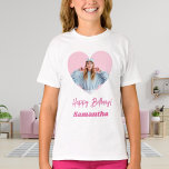 Foto Herzname Geburtstagsmädchen pink T-Shirt<br><div class="desc">Personalisieren und fügen Sie einen Namen und ein Foto in den herzförmigen Rahmen ein. Rosa Text.</div>