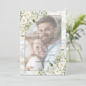 Foto Hochzeit mit hellgrauem, weißem, blumenfarben Einladung (Stehend Vorderseite)