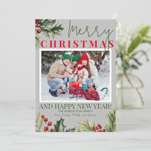 Foto Holly Pine Red Berries Graue Weihnachtskarte Einladung (Stehend Vorderseite)