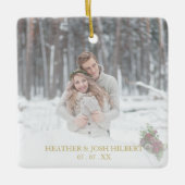 Foto Holly zweigt unsere ersten Verheirateten Weih Keramikornament (Vorderseite)