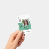 Foto-ID eines Mitarbeiters oder Studierenden Ausweis (Handheld)