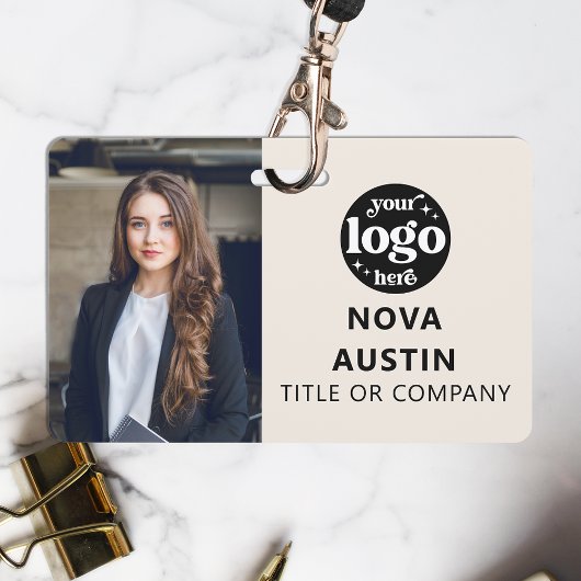 Foto-ID für Elfenbeinarbeiter mit QR-Code-Firmenlo Ausweis