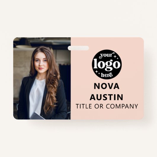 Foto-ID für rosa Mitarbeiter mit QR-Code-Logo Ausweis (Vorderseite)