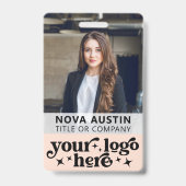 Foto-ID für rosa Mitarbeiter mit QR-Code-Logo Ausweis (Vorderseite)