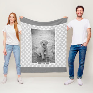 Foto Ihres Haustieres auf Grau mit Paws & Name Fleecedecke