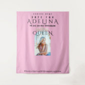 Foto im Hintergrund des Vote Homecomoming Queen Pi Wandteppich (Vorderseite)