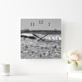 Foto im Schwarzen und Weißen Ozean 177 Quadratische Wanduhr