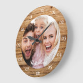 Foto in der Familie mit moderner Script-Großuhr Große Wanduhr (Winkel)
