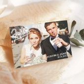 Foto Just Married Modern Script Heart Wedding Ankündigung