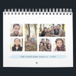 Foto Kalender<br><div class="desc">Mit einer Vielzahl von Foto-Formen,  Größen und Layouts ist dieser Foto-Kalender ein Familiengeschenk. Das Cover zeichnet sich durch eine blaue Aquarellwäsche unter eigenem Text und eine Collage von Fotos aus.</div>