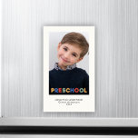 Foto-Karte für das Schuljahr im Vorschulalter bewa Magnetkarte<br><div class="desc">Stilvoll elegante PreSchool Foto Magnetkarte. Grosses zentrales Foto mit überlagerten Header. Moderne minimalistische Typografie und Komposition,  die zu einem hoch entwickelten Sake führen. Perfekt scharf,  um der Fortentwicklung der eigenen Bildungsreise willen.</div>