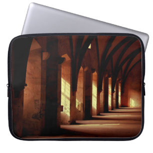 Foto leerer Gänge Laptopschutzhülle