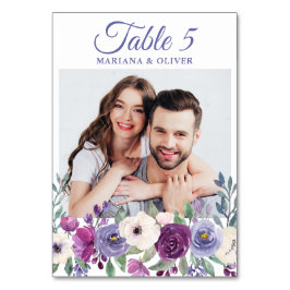 Foto Lila Fuchsia Burgund Blumenhochzeit Tischnummer