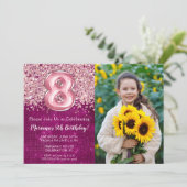 Foto Magenta Pink Glitzer 8. Geburtstag Einladung (Stehend Vorderseite)