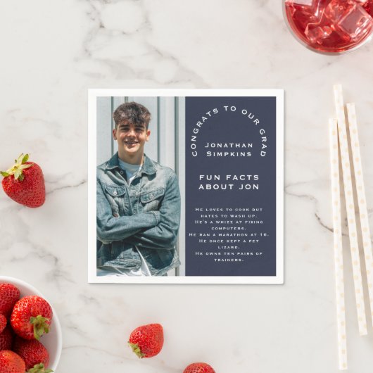 Foto Male Abschluss 2025 Party Navy Fun Fakten Serviette (Beispiel)