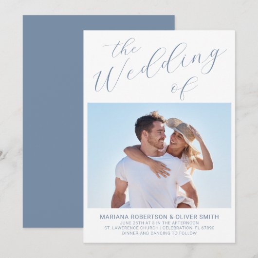 Foto Minimalistisch Dusty Blue Script Wedding Einladung (Vorne/Hinten)