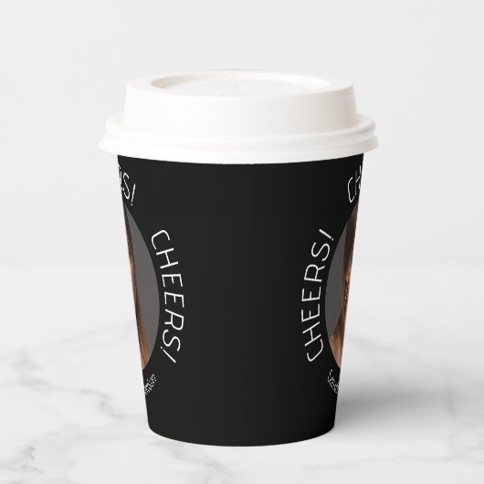 Foto mit personalisierter schwarzer Maustaste Name Pappbecher (Links)