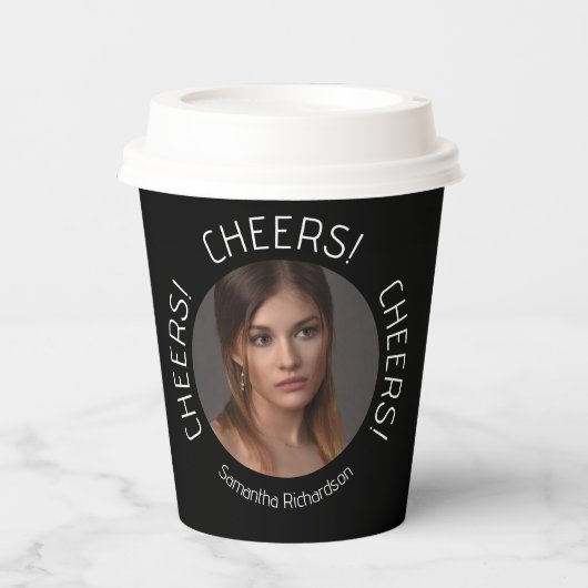 Foto mit personalisierter schwarzer Maustaste Name Pappbecher (Vorderseite)