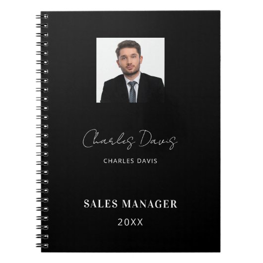 Foto mit Schwarz-weißer Bezeichnung Notizblock (Vorderseite)