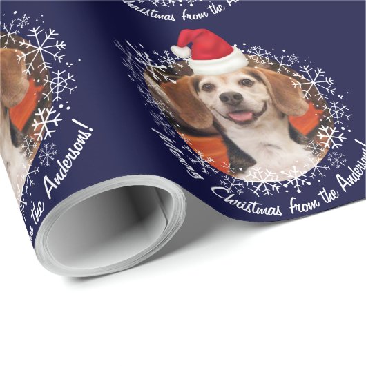 Foto mit Weihnachtsmannmütze Snowflakes Navy Weihn Geschenkpapier (Rolleneckpunkt)