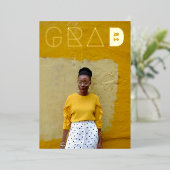 Foto Modern Grad Letters Gold Foil Abschluss Folieneinladung (Stehend vorne)