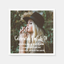 Foto Moderne Beerdigungsfeier zum Gedenken an das 