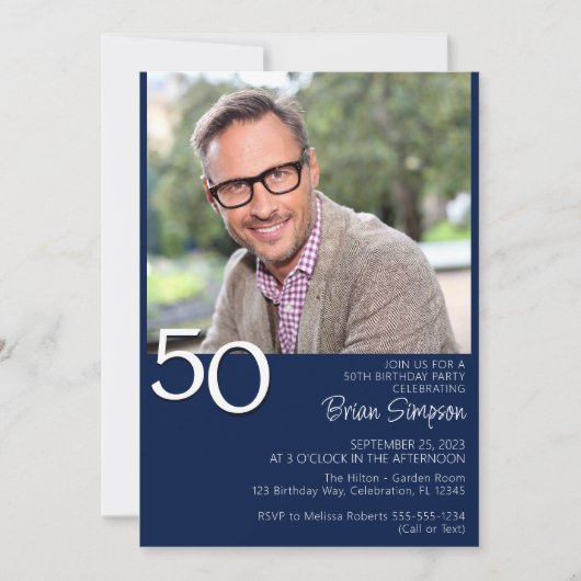 Foto Moderne Minimalistische Marine Blue 50. Gebur Einladung (Vorderseite)