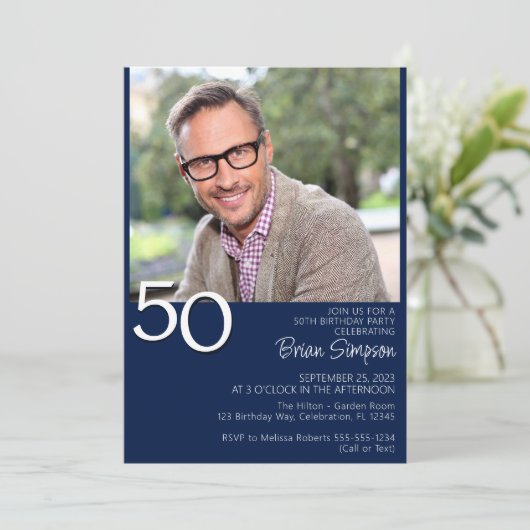Foto Moderne Minimalistische Marine Blue 50. Gebur Einladung (Stehend Vorderseite)