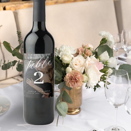 Foto Moderne Tischnummer in Schwarz/Weiß Weinetikett