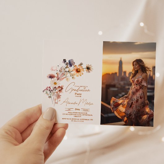 Foto Moderne Wildblume Abschluss Einladung